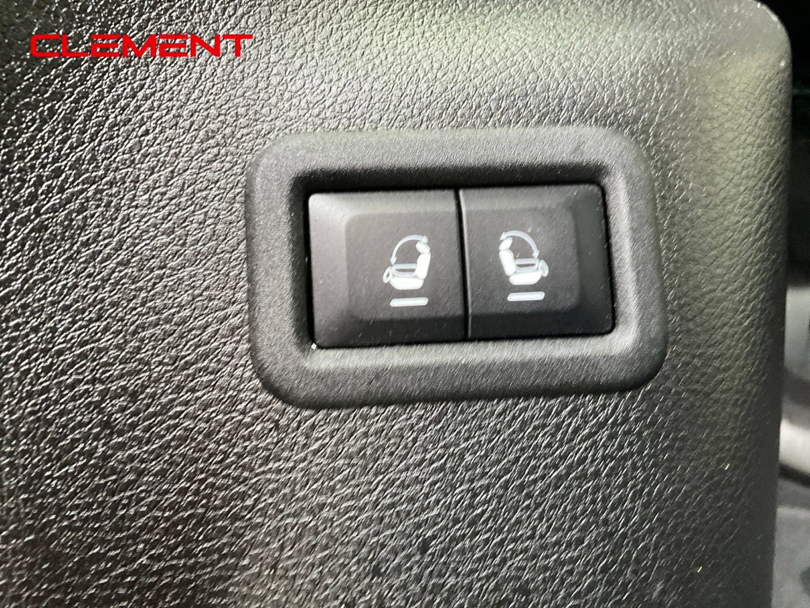 Used 2022 Jeep Wagoneer Series III AWD/4WD image 42