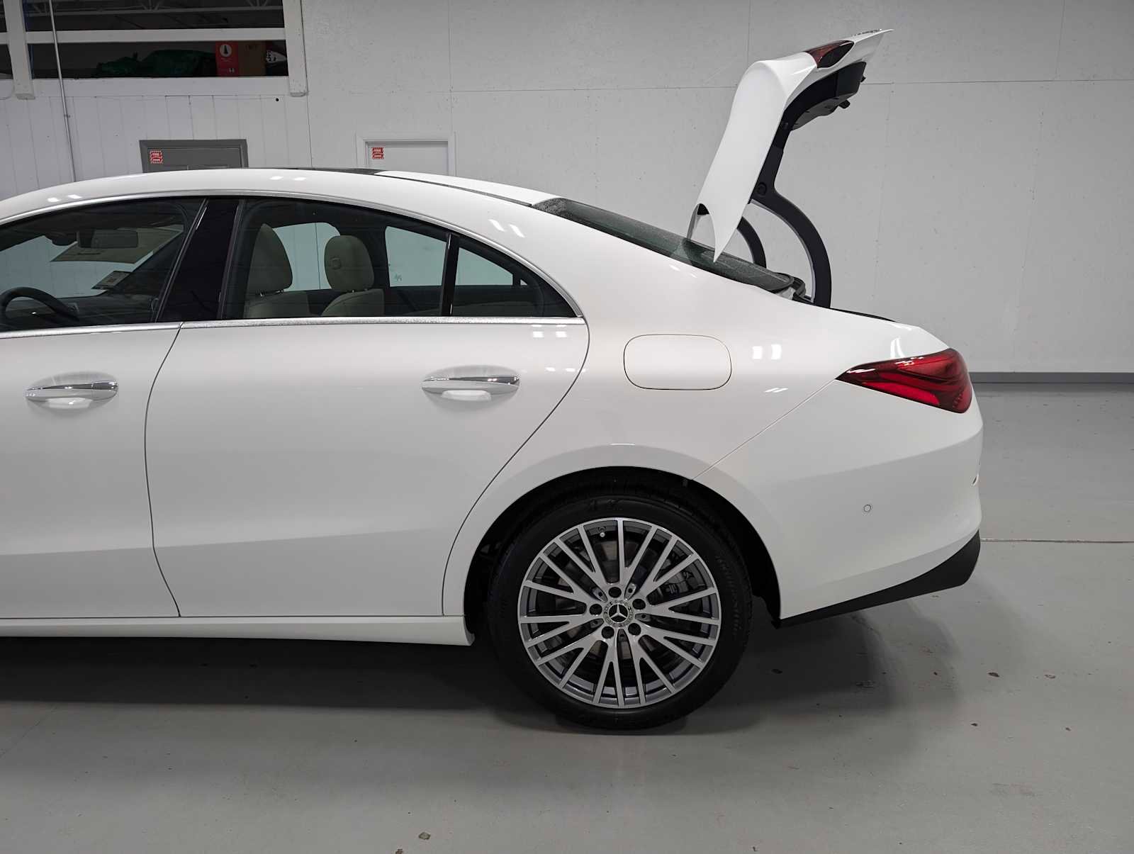 Used 2025 Mercedes-Benz CLA 250 4MATIC image 10