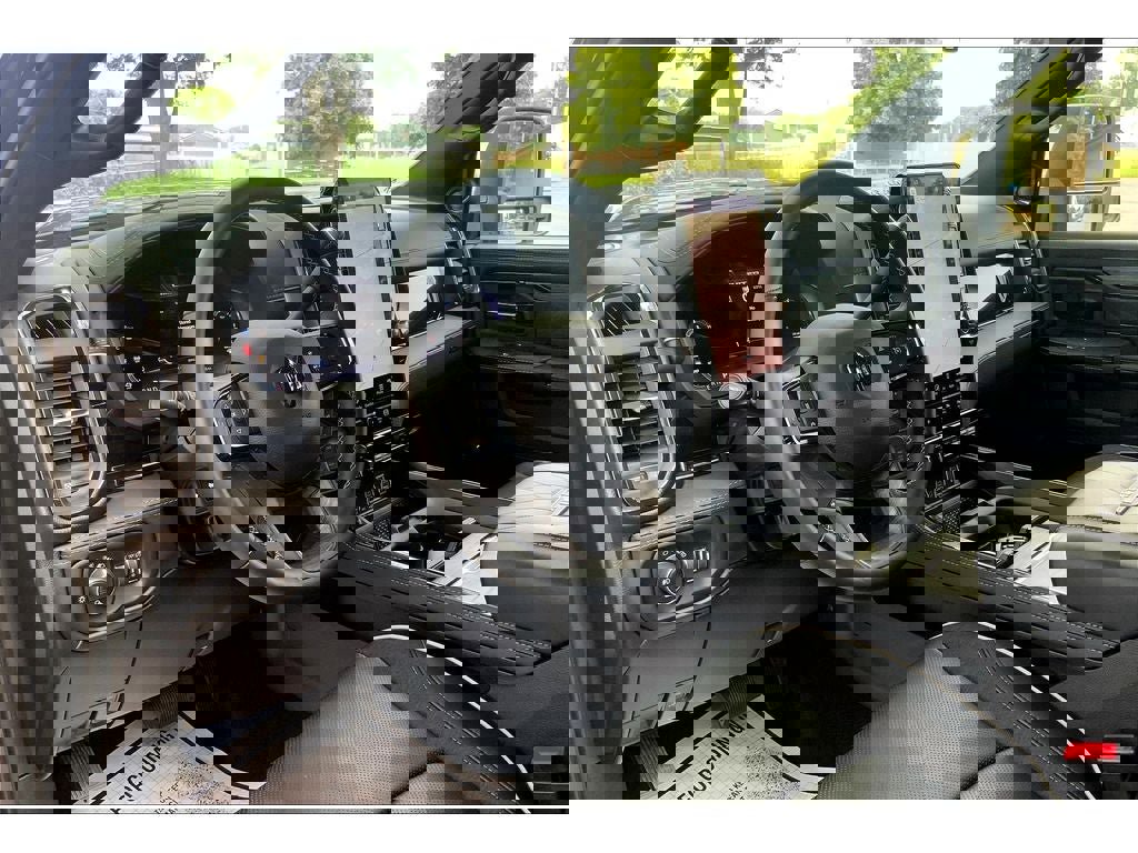 New 2025 RAM 3500 Limited image 5