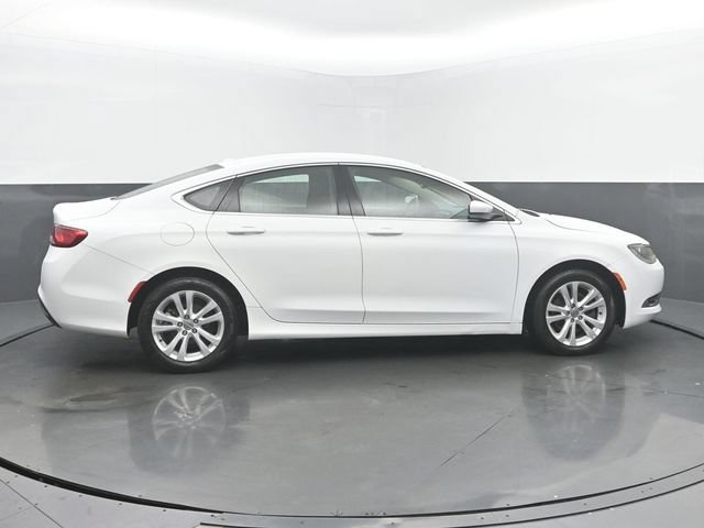 Used 2016 Chrysler 200 Limited w/ Convenience Group FWD image 6