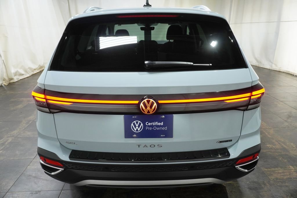 Certified 2025 Volkswagen Taos SEL AWD/4WD image 4