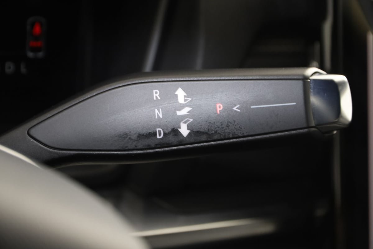 Used 2025 GMC Terrain Elevation w/ Technology Package II AWD/4WD image 7