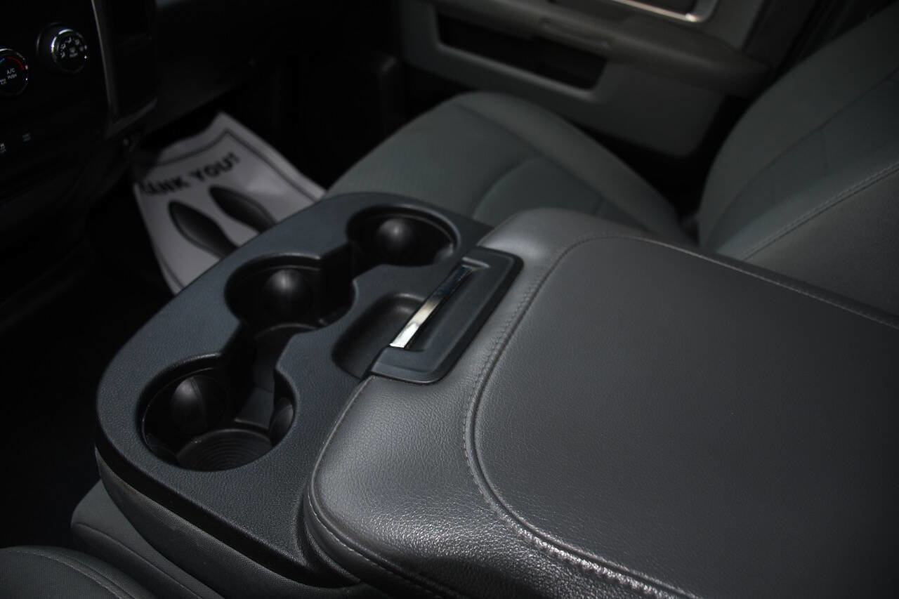 Used 2016 RAM 1500 Classic SLT image 35