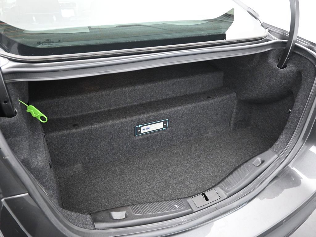 Used 2018 Ford Fusion Energi SE image 9