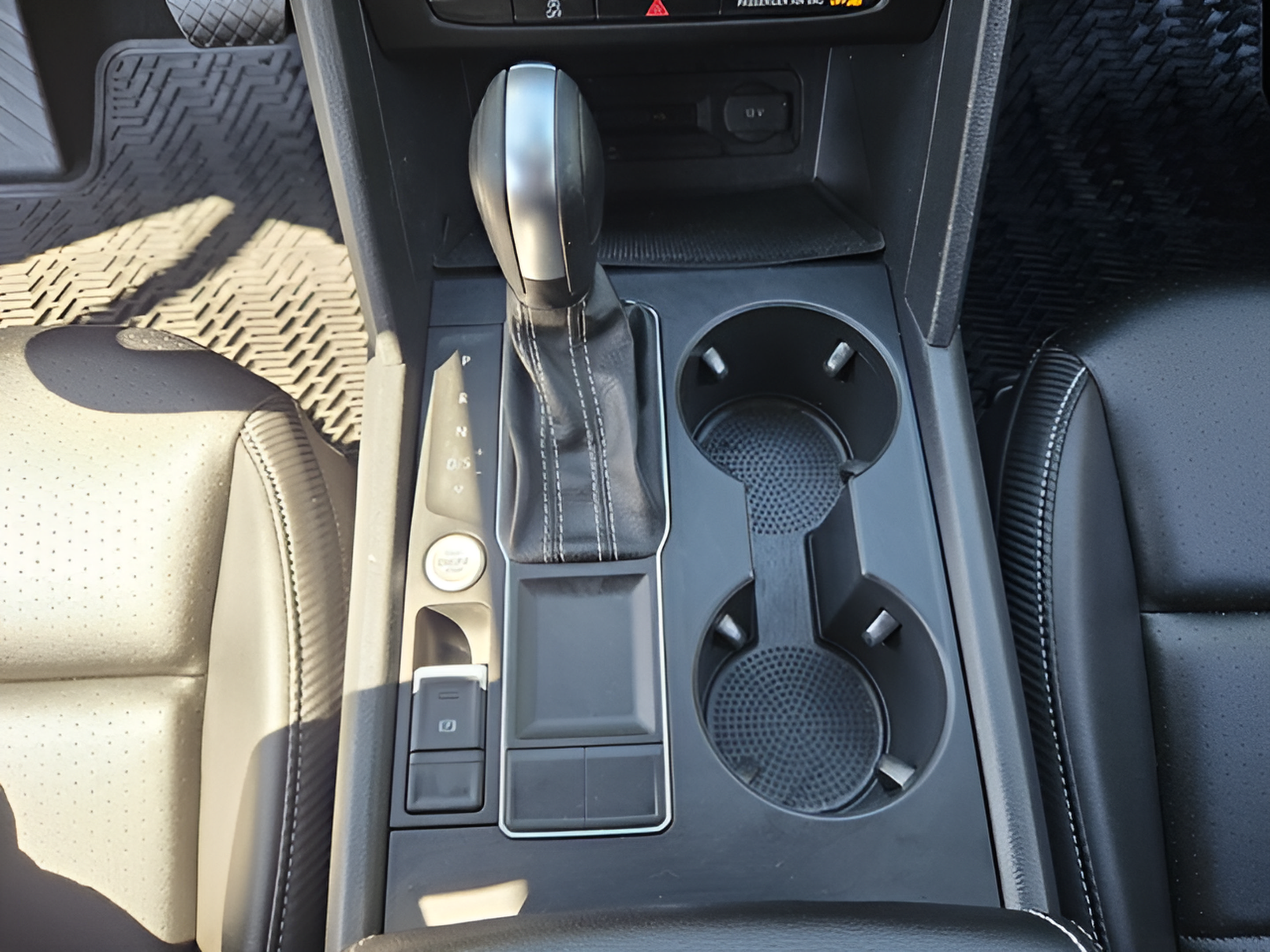 Used 2023 Volkswagen Atlas Cross Sport SE FWD image 16