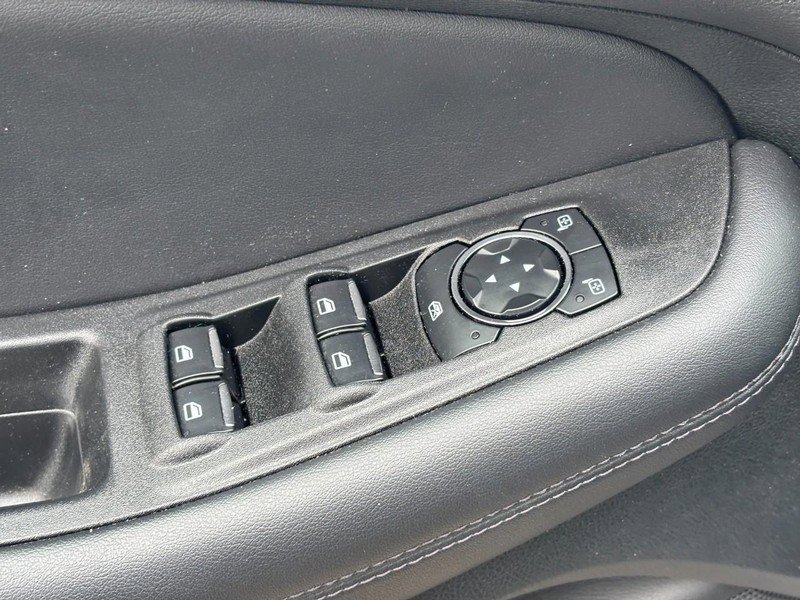 Used 2024 Ford Edge SEL w/ Convenience Package image 17