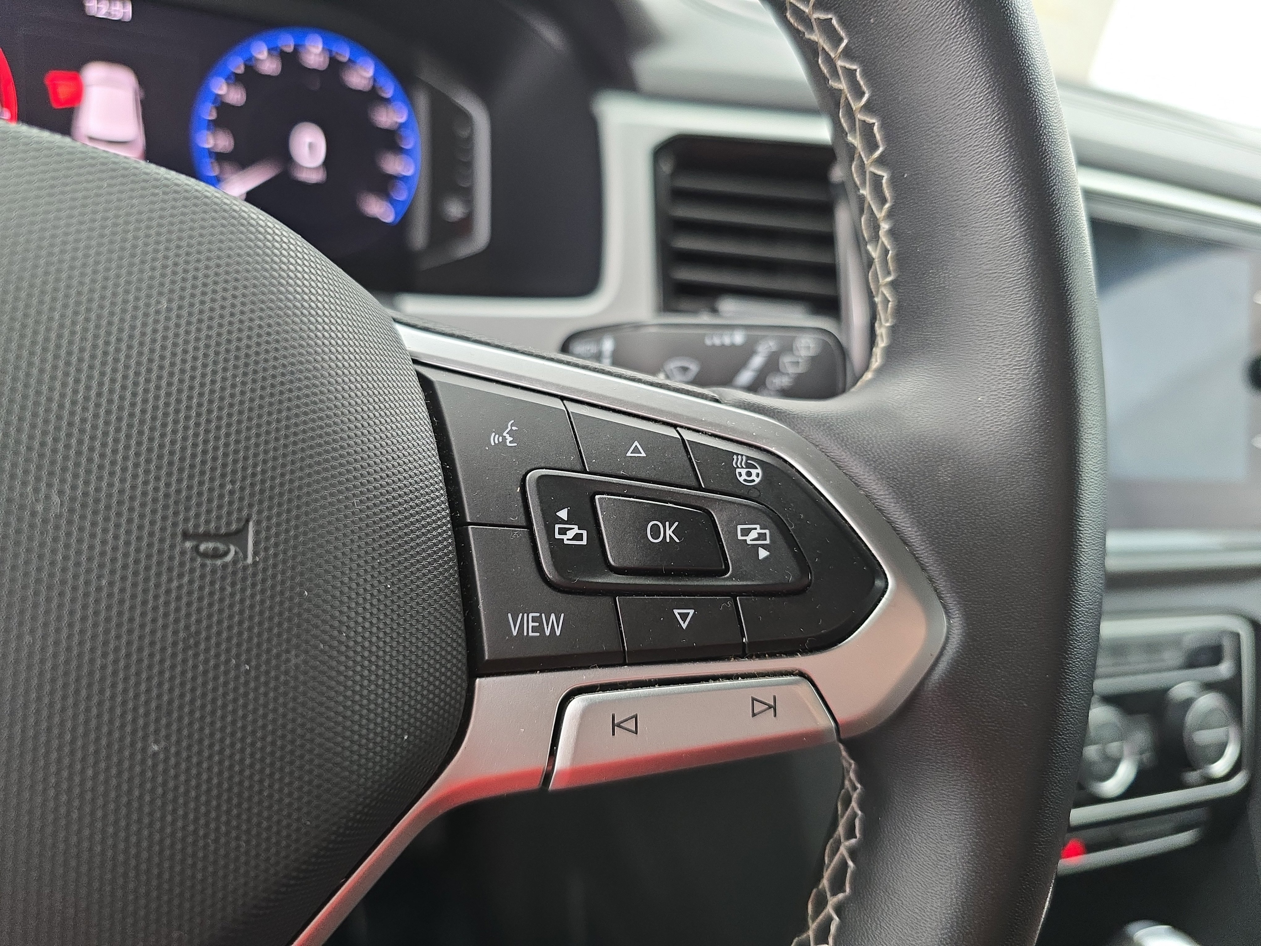 Used 2021 Volkswagen Atlas Cross Sport SEL Premium image 18