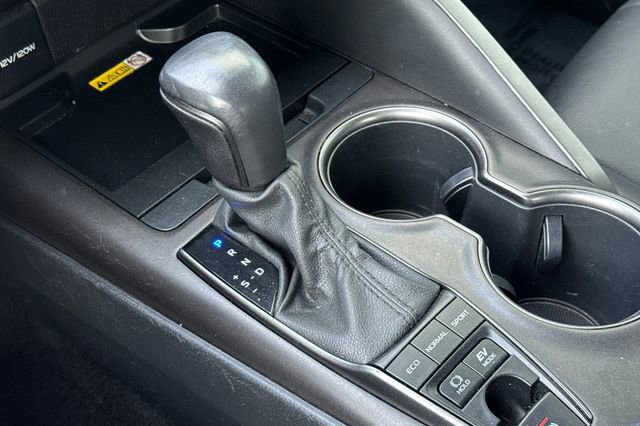 Used 2022 Toyota Camry SE image 23