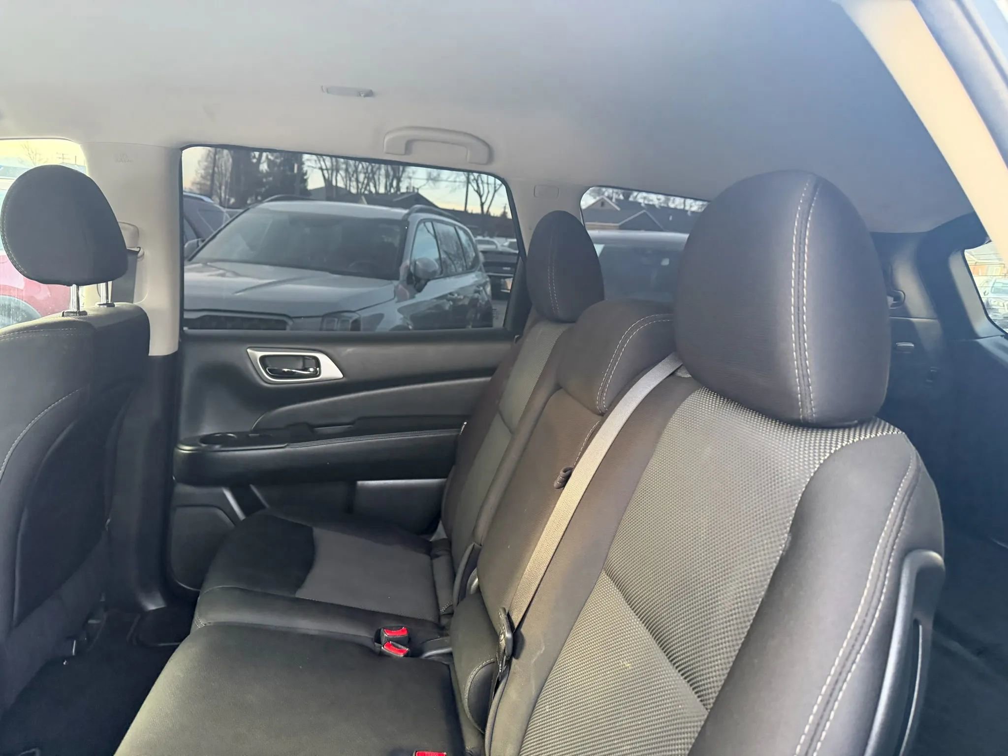 Used 2020 Nissan Pathfinder S image 19