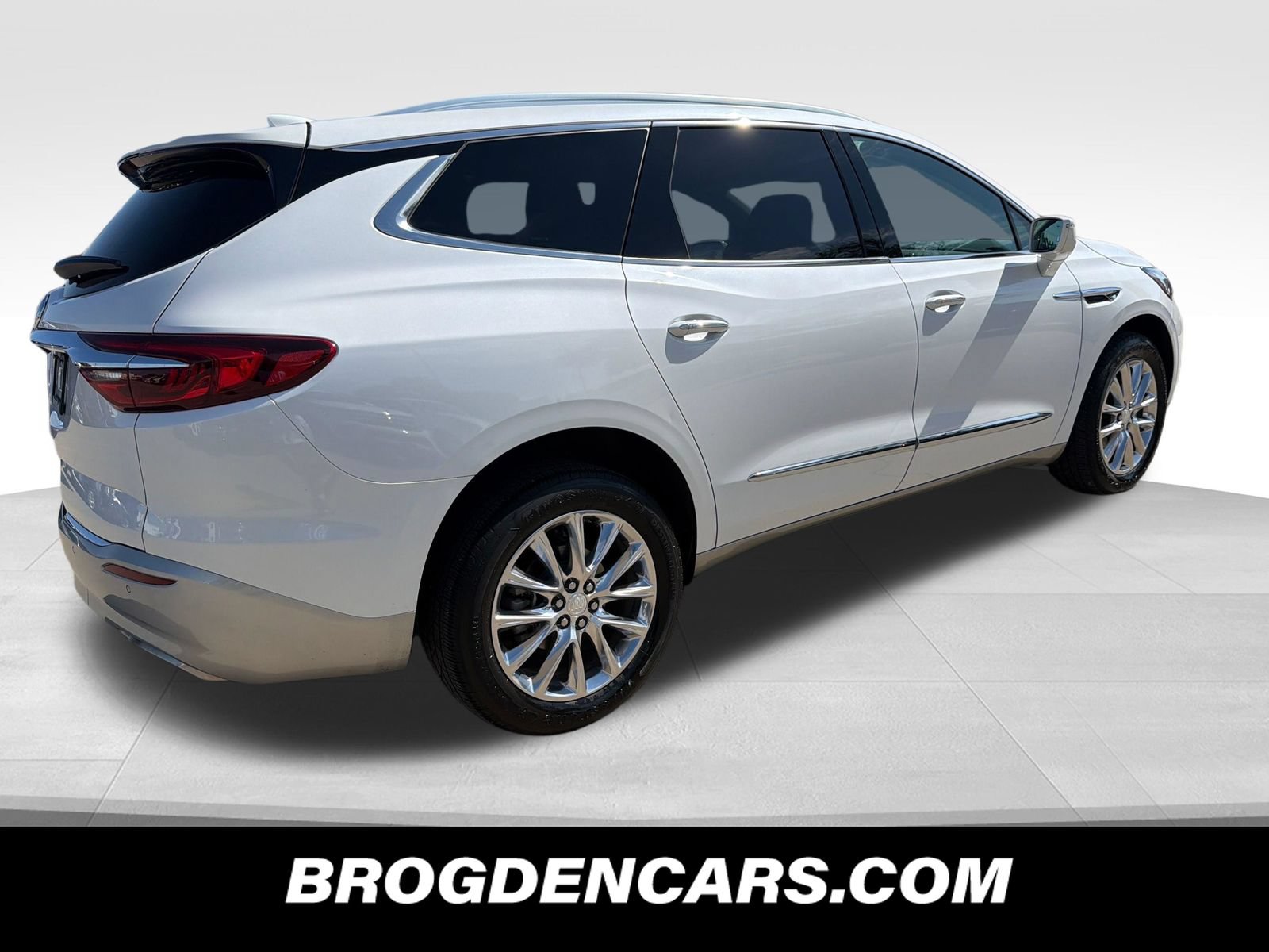Used 2020 Buick Enclave Premium w/ Trailering Package, 5000 lbs. AWD/4WD image 3