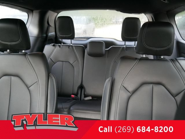 New 2027 Chrysler Pacifica Select FWD image 39