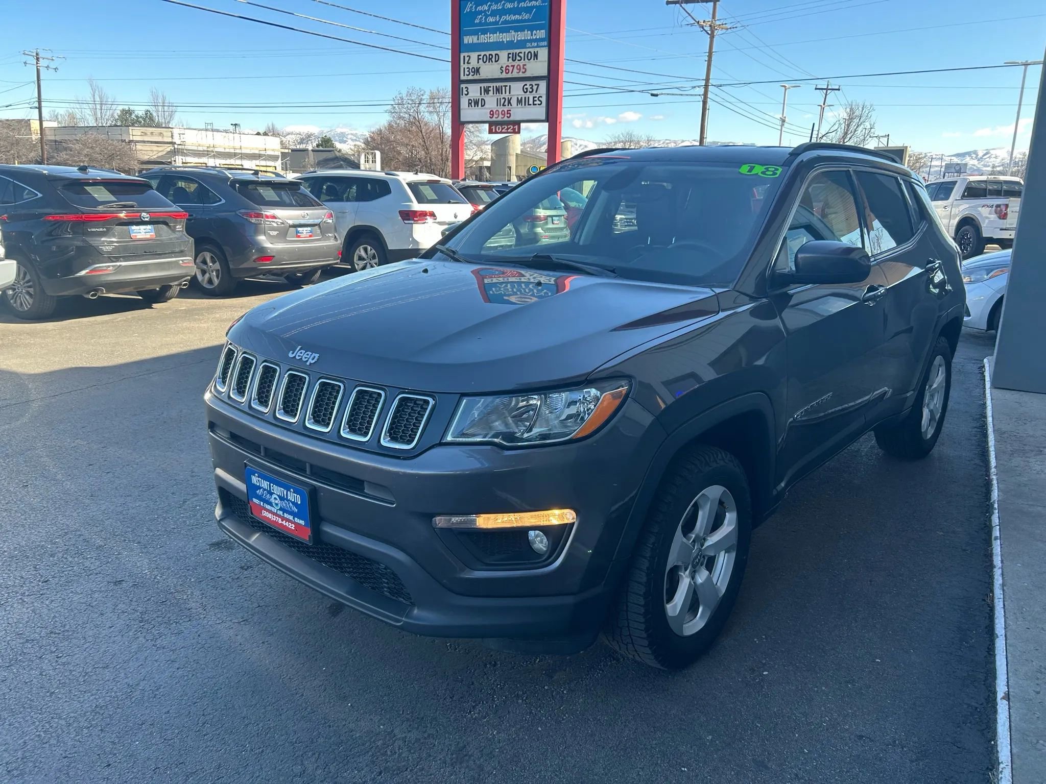Used 2018 Jeep Compass Latitude image 2