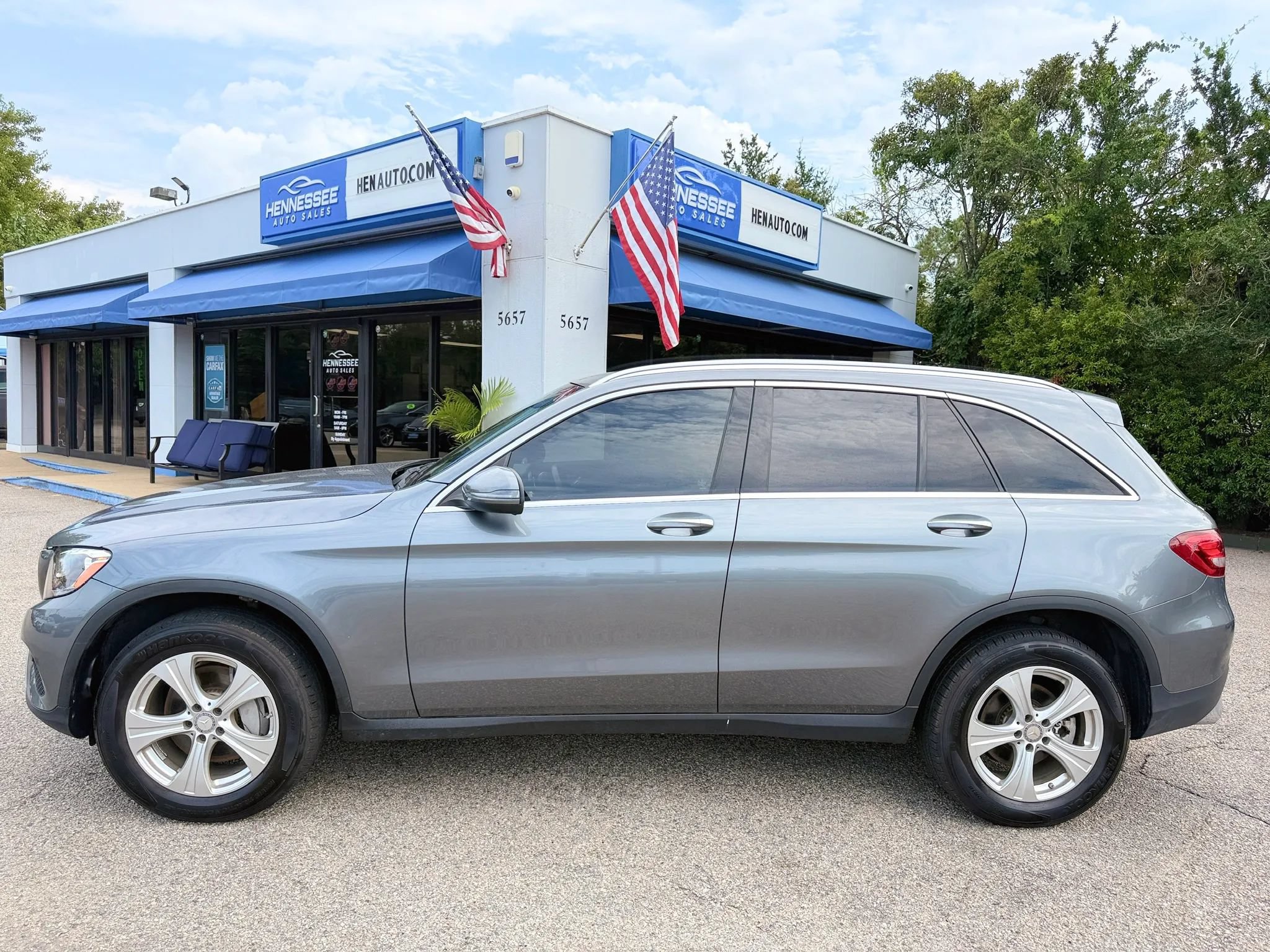 Used 2016 Mercedes-Benz GLC 300 4MATIC w/ Multimedia Package image 19