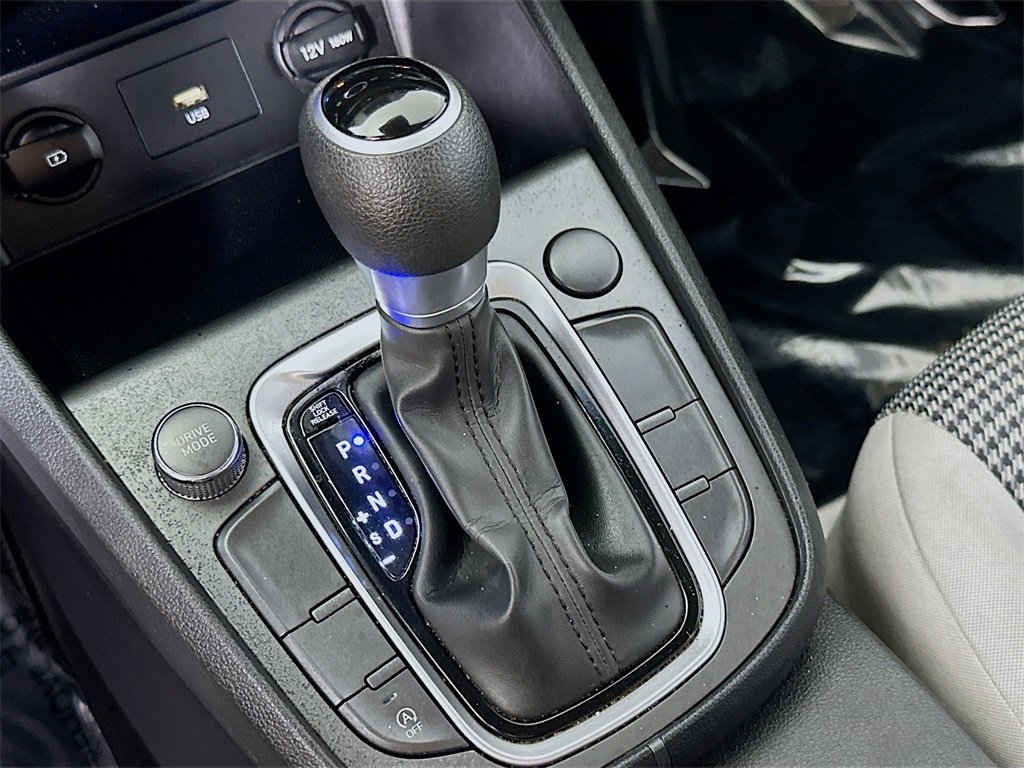 Used 2022 Hyundai Kona SE image 28