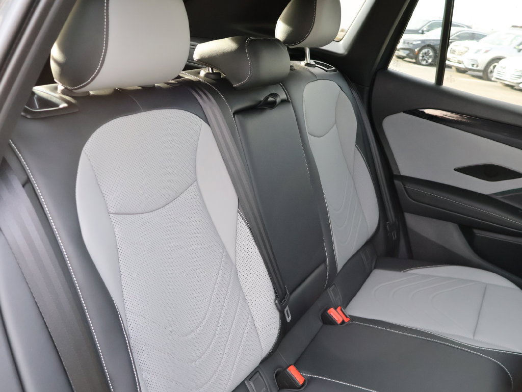 Used 2026 Volkswagen Tiguan SE R-Line AWD/4WD image 34
