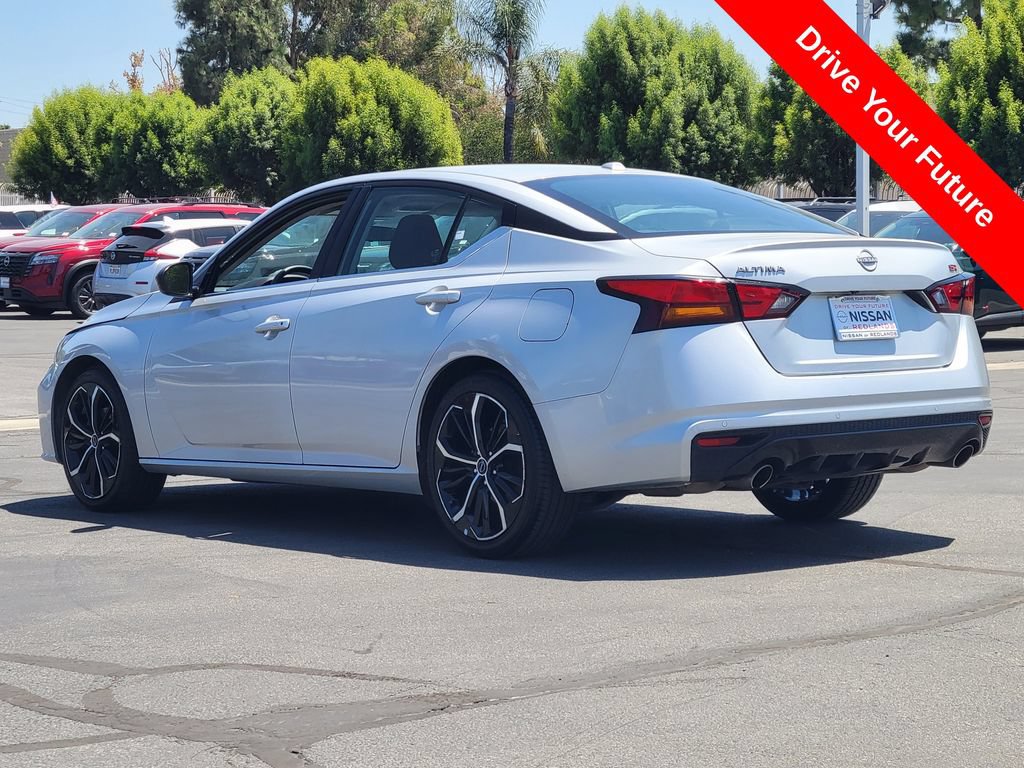 Used 2023 Nissan Altima 2.5 SR FWD image 3