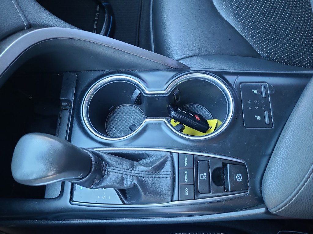 Used 2019 Toyota Camry XSE FWD image 21