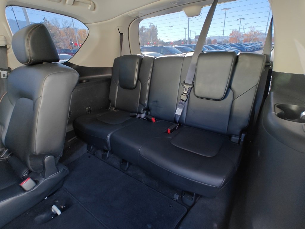 Used 2020 Nissan Armada Platinum w/ Interior Lighting Package image 29