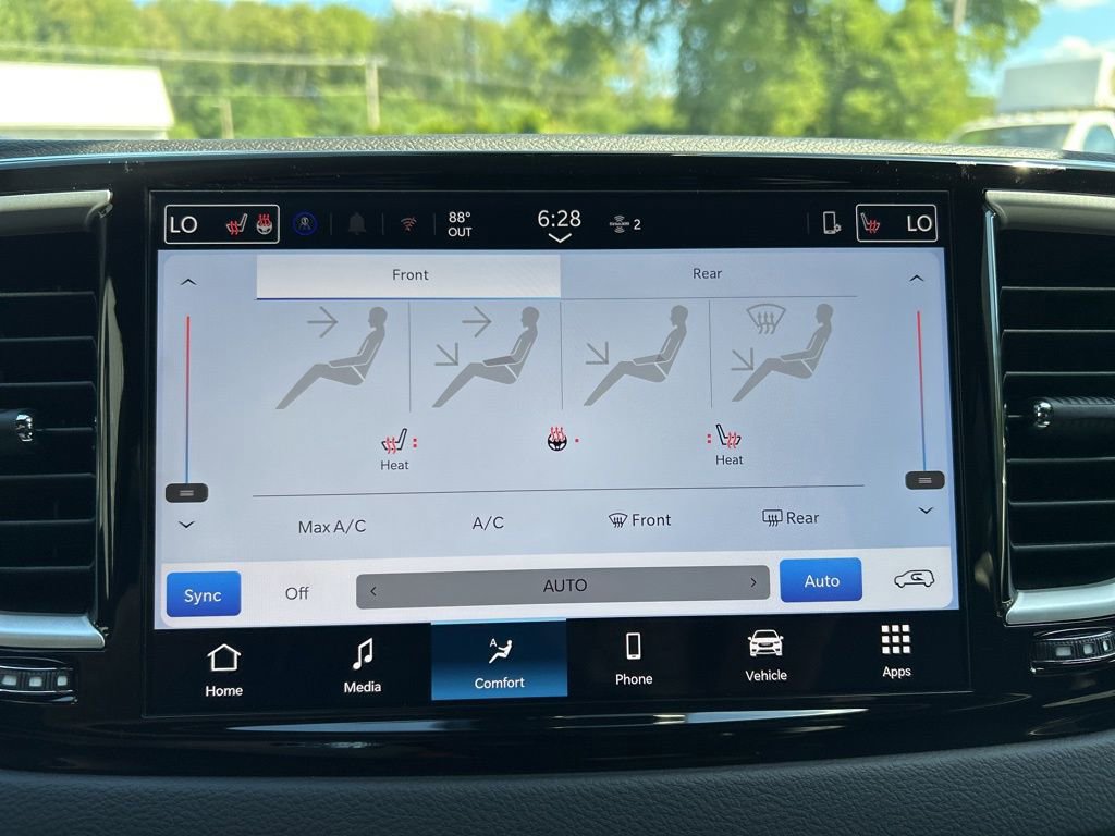 New 2026 Chrysler Voyager LX image 22