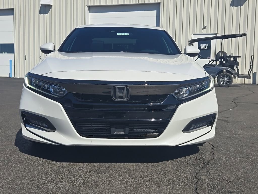 Used 2018 Honda Accord Sport image 2