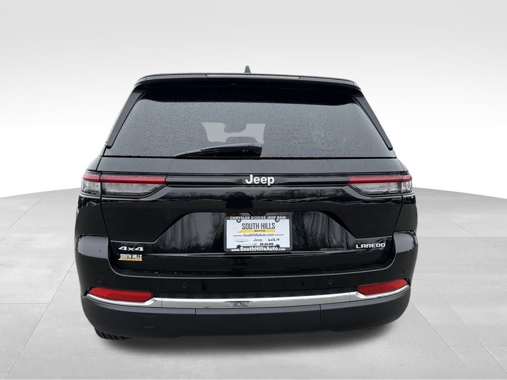 New 2025 Jeep Grand Cherokee Laredo image 7