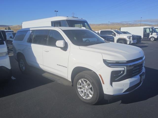 Used 2026 Chevrolet Suburban LS AWD/4WD image 19