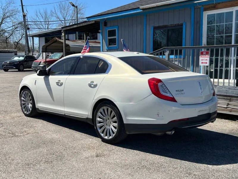Used 2013 Lincoln MKS image 8