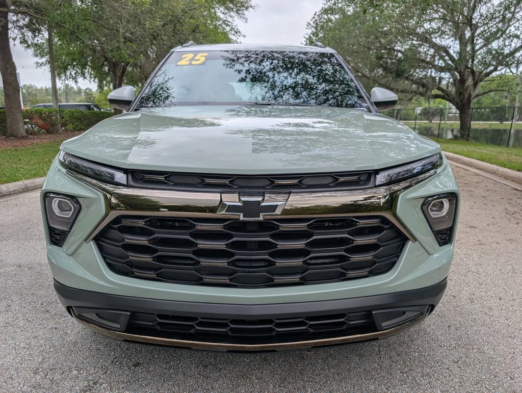 Used 2025 Chevrolet TrailBlazer ACTIV w/ Convenience Package image 2
