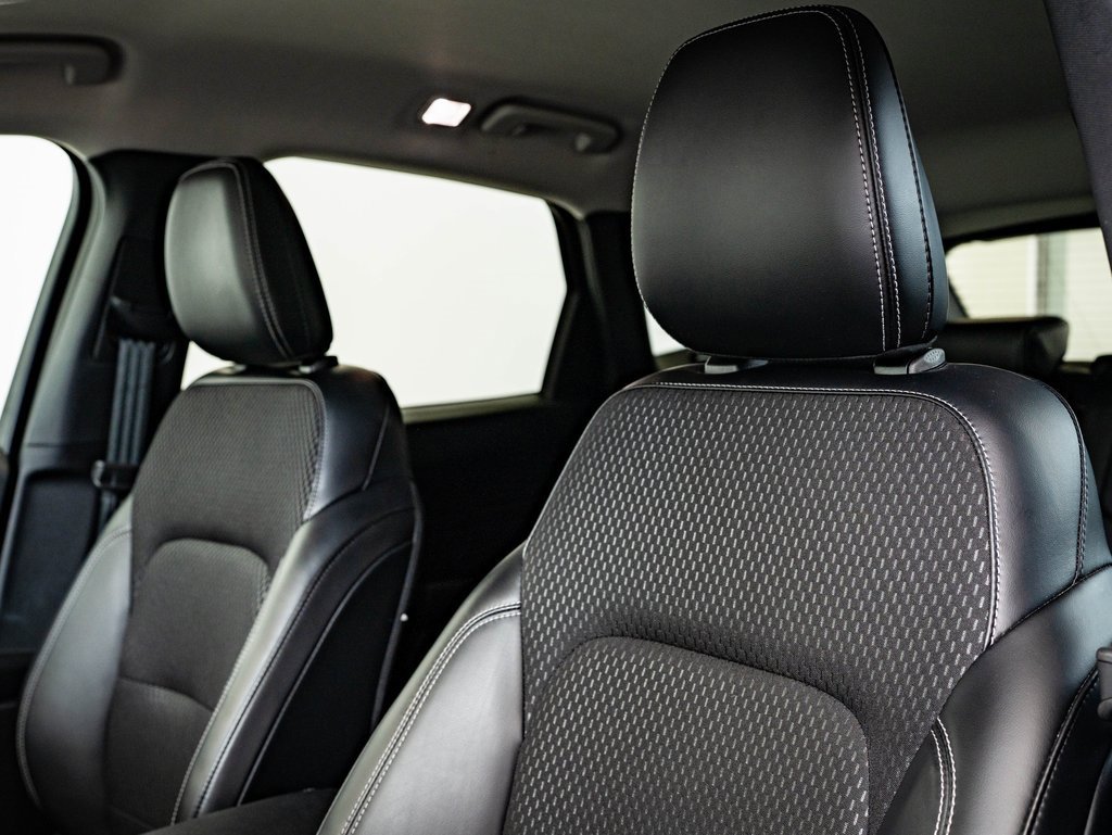 Used 2024 Ford Escape SE w/ Class II Trailer Tow Package image 22