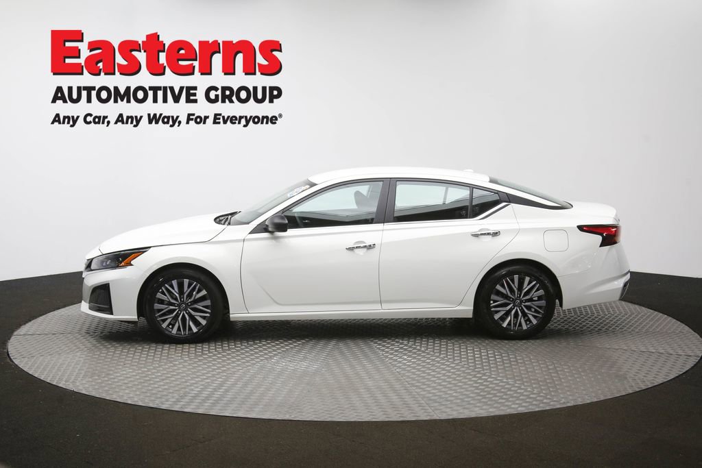 Used 2025 Nissan Altima 2.5 SV image 59