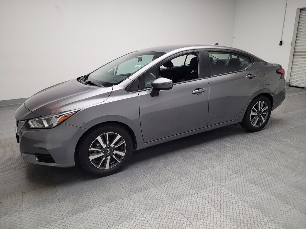 Used 2021 Nissan Versa SV FWD image 2