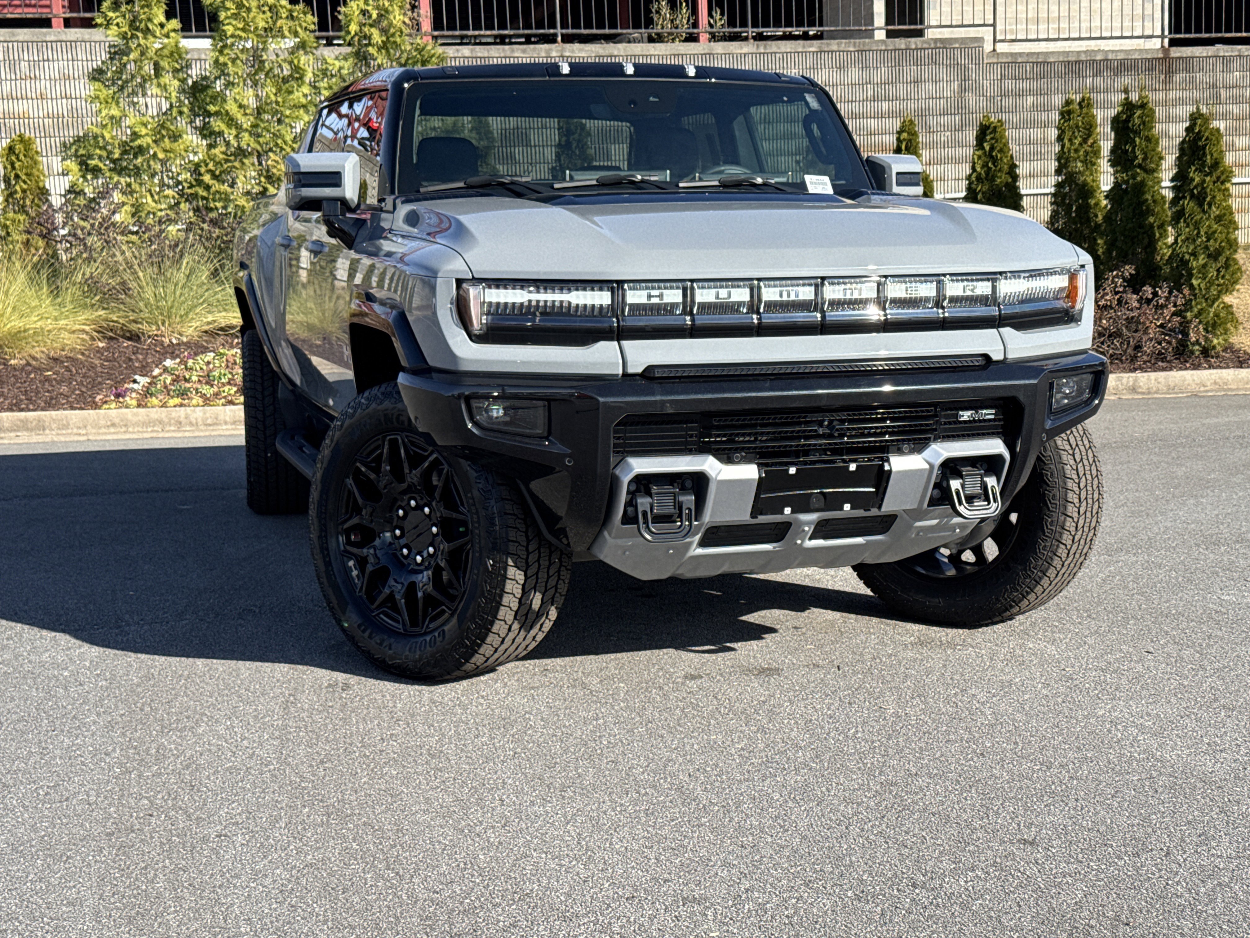 New 2025 GMC Hummer EV 2X image 2