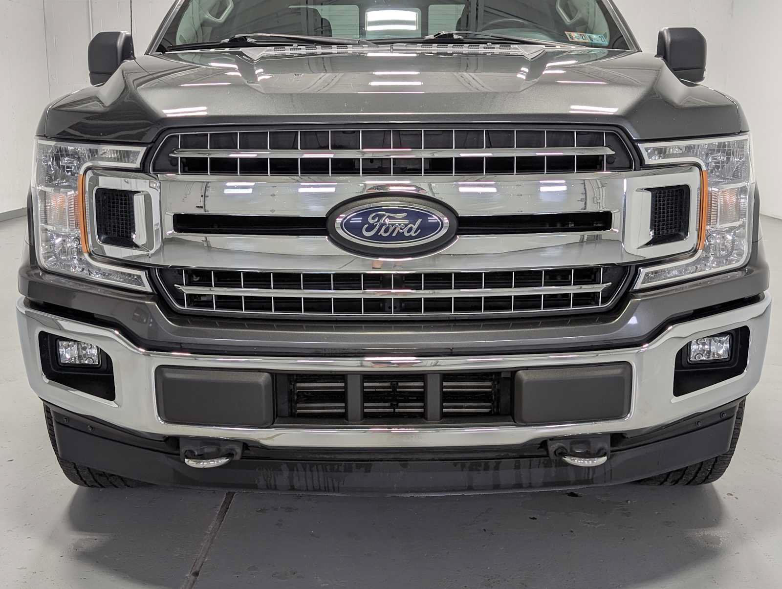 Used 2019 Ford F150 XLT w/ Equipment Group 302A Luxury AWD/4WD image 2