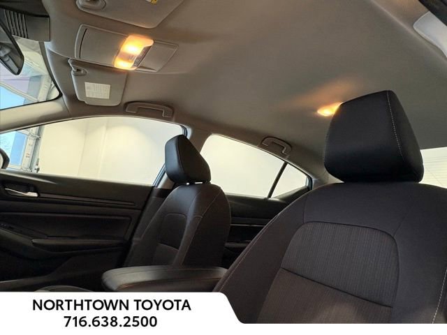 Used 2024 Nissan Altima 2.5 SV image 11