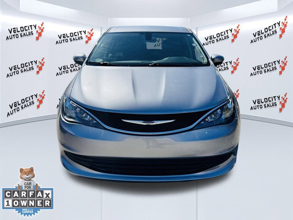 Used 2020 Chrysler Voyager L image 8