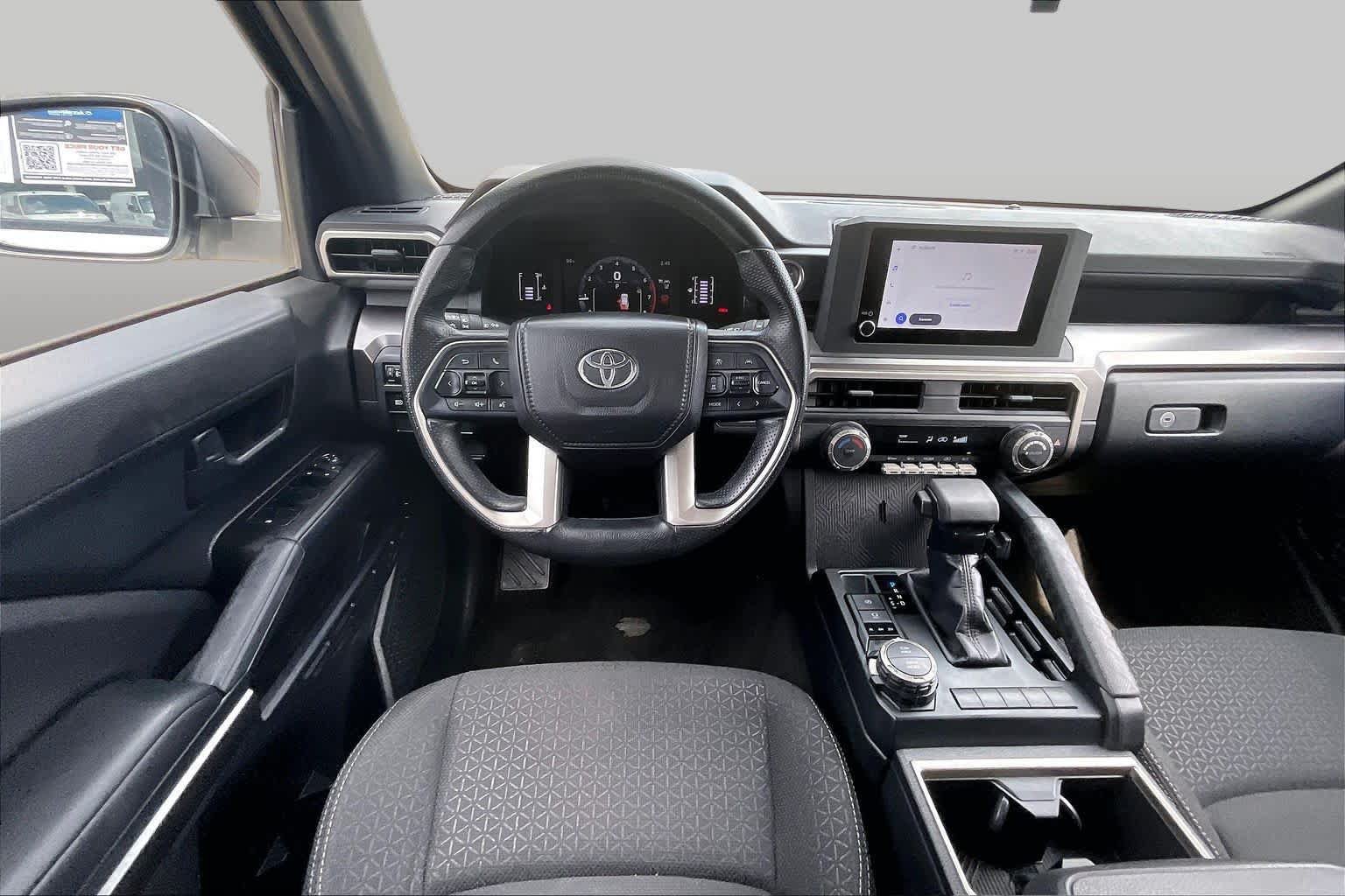 Used 2025 Toyota 4Runner SR5 AWD/4WD image 6