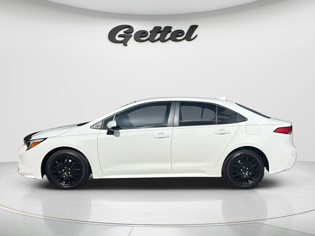 Used 2023 Toyota Corolla LE FWD image 8