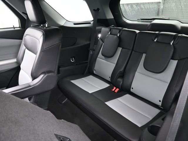 Used 2023 Ford Explorer XLT w/ Equipment Group 202A image 27