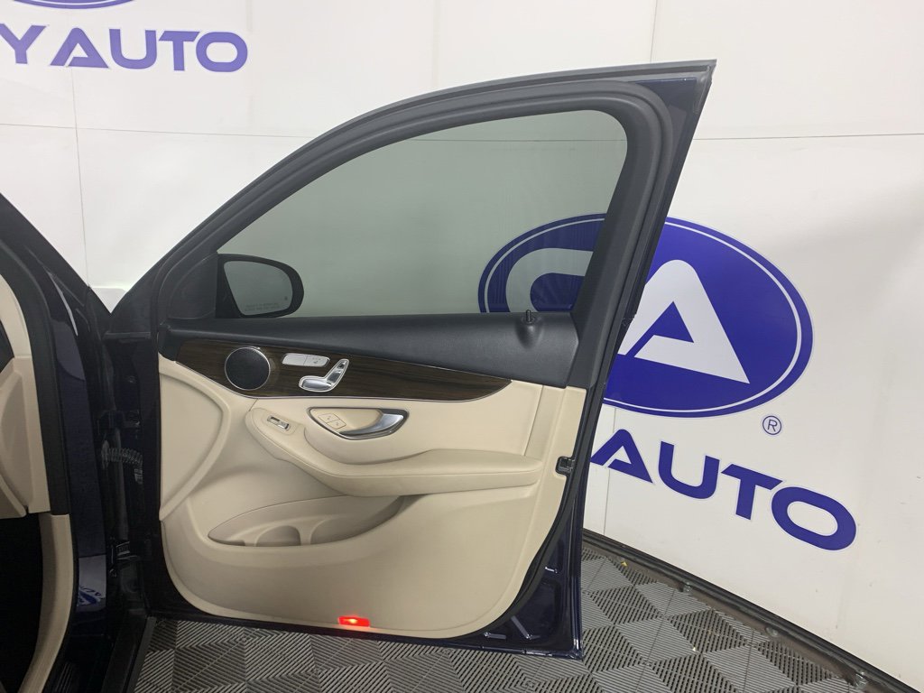 Used 2021 Mercedes-Benz GLC 300 image 43