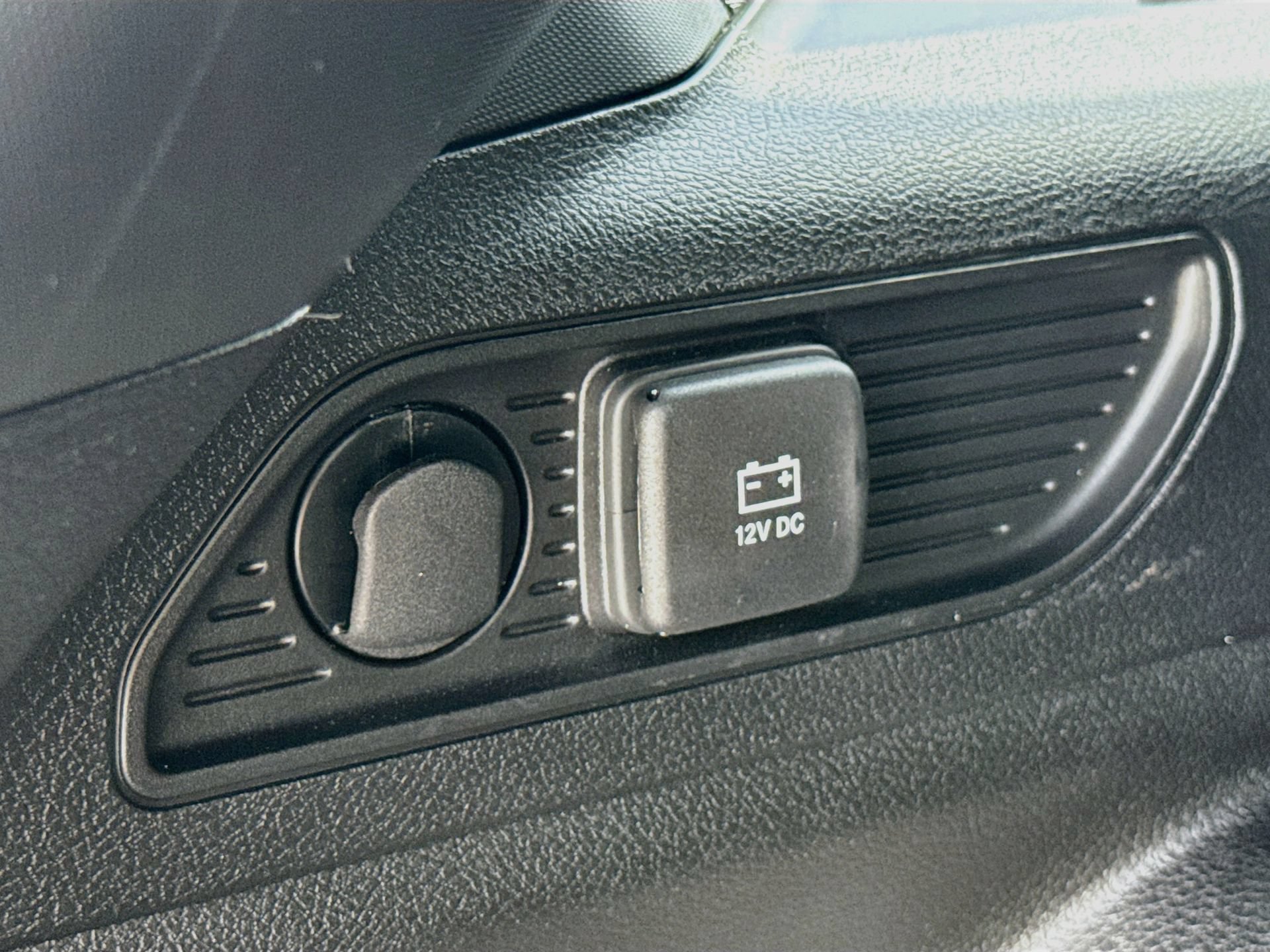 Used 2024 Jeep Grand Cherokee Altitude AWD/4WD image 13