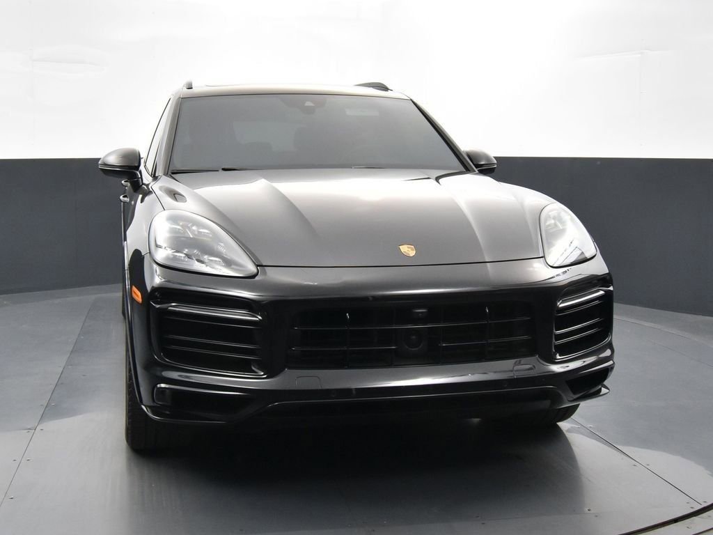 Used 2023 Porsche Cayenne GTS image 3