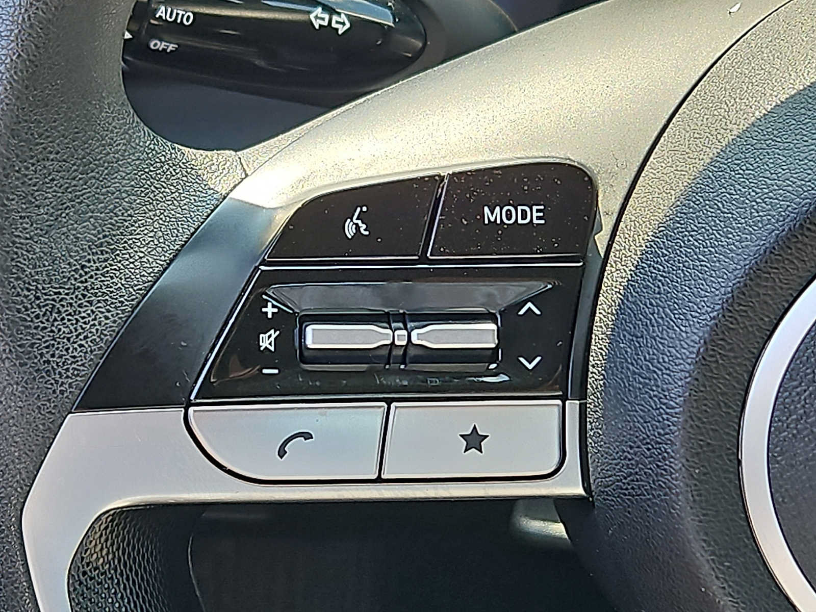 Used 2024 Hyundai Elantra SEL FWD image 21