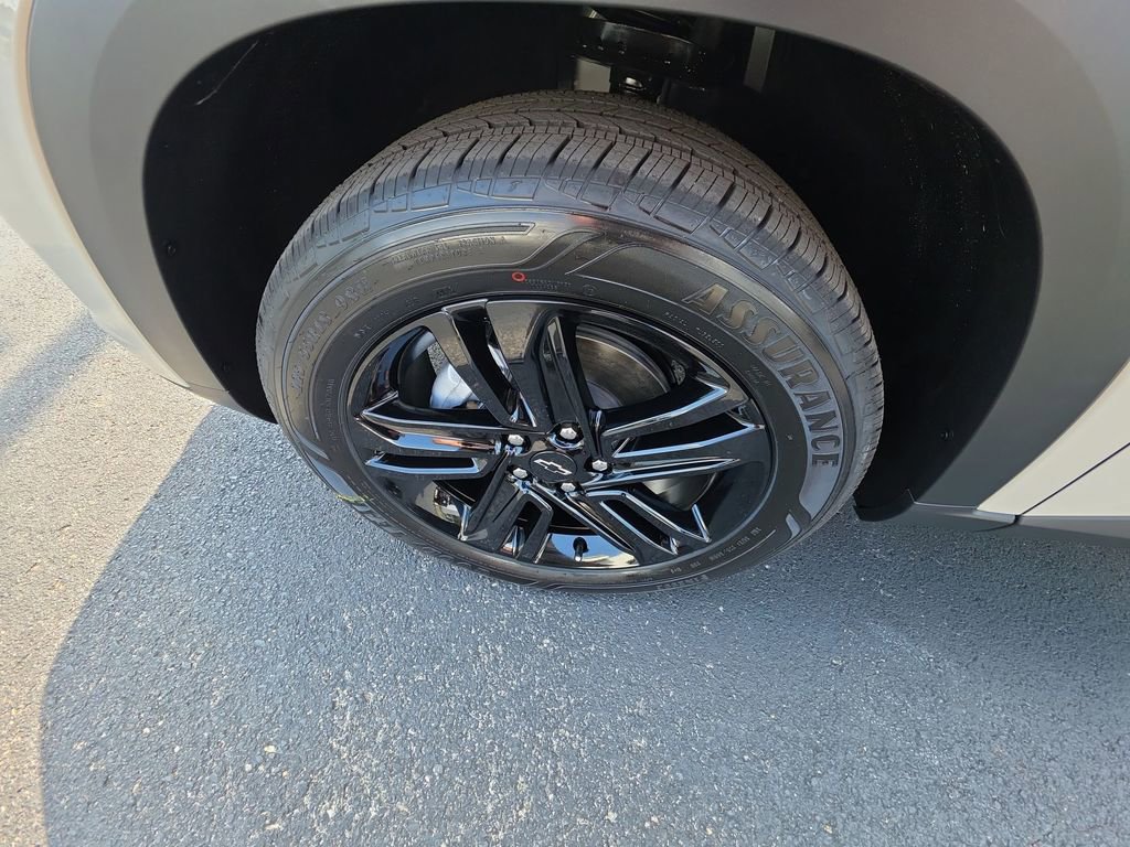 New 2026 Chevrolet Trax ACTIV w/ Sunroof Package FWD image 10