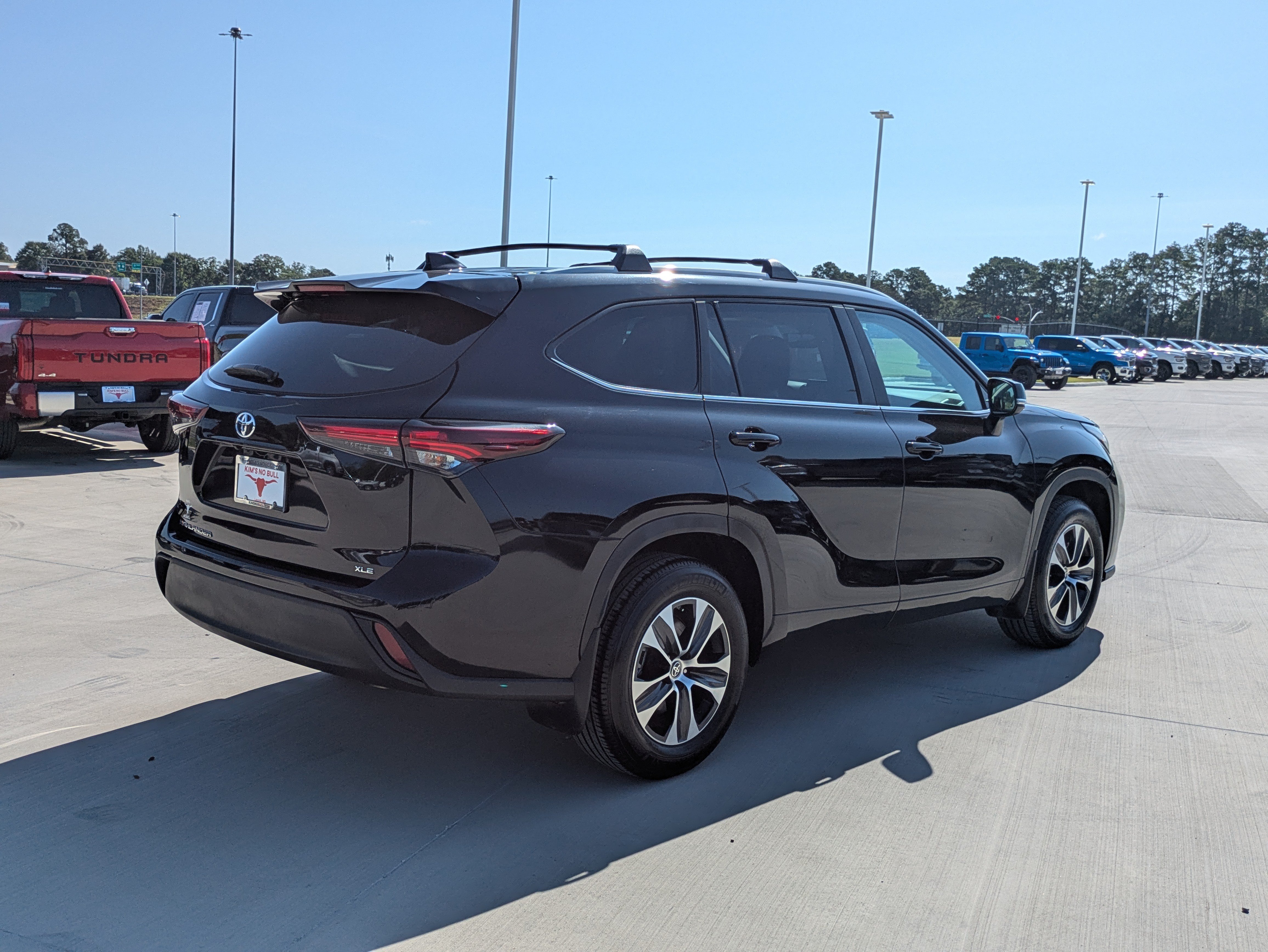 Certified 2024 Toyota Highlander XLE FWD image 5