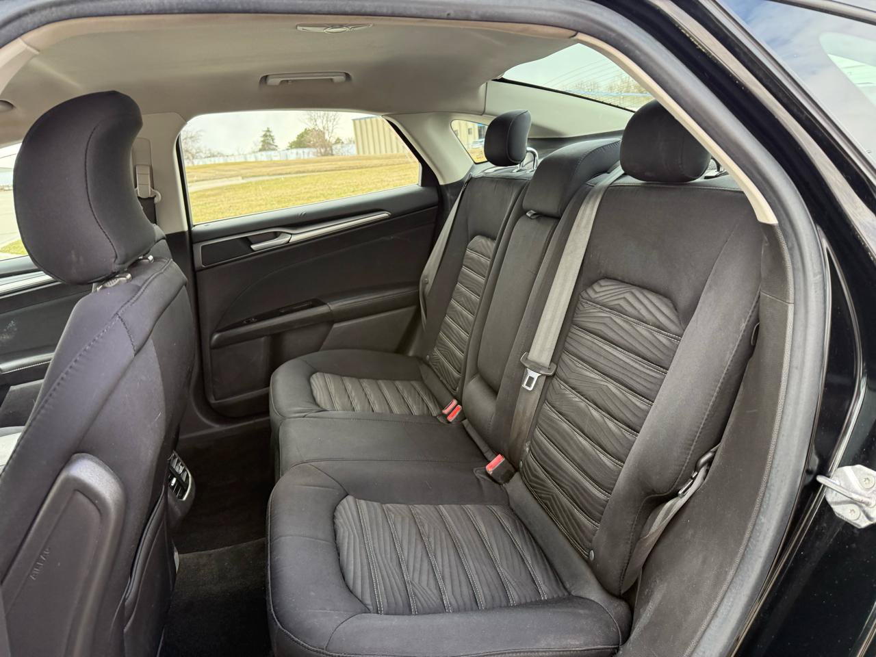 Used 2016 Ford Fusion SE FWD image 13