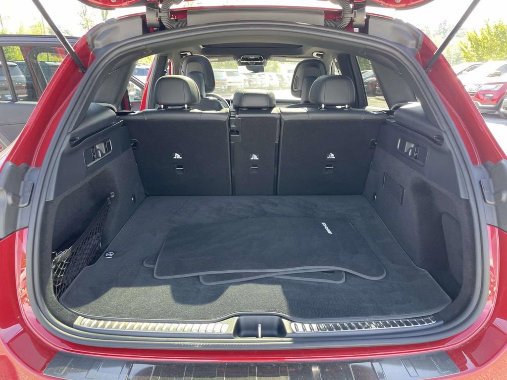 Used 2024 Mercedes-Benz GLC 300 4MATIC image 31