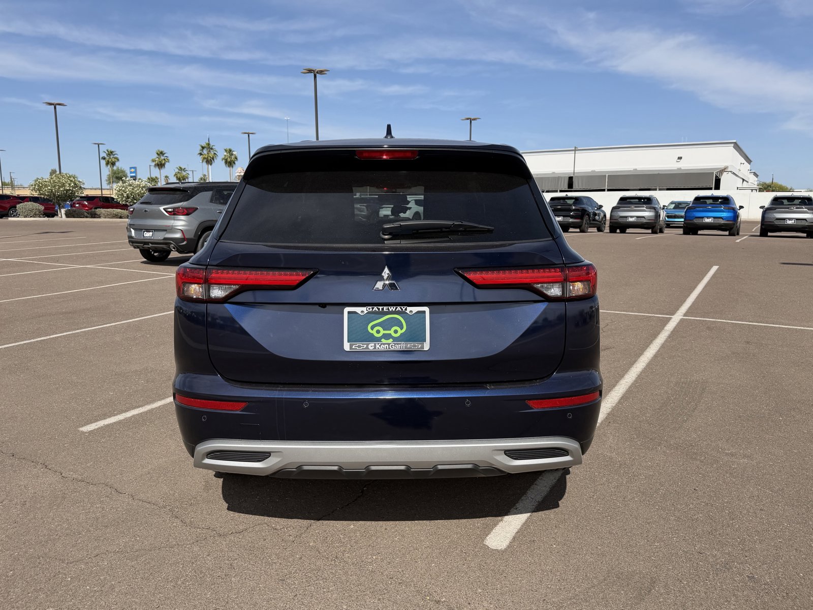 Used 2024 Mitsubishi Outlander SE AWD/4WD image 4