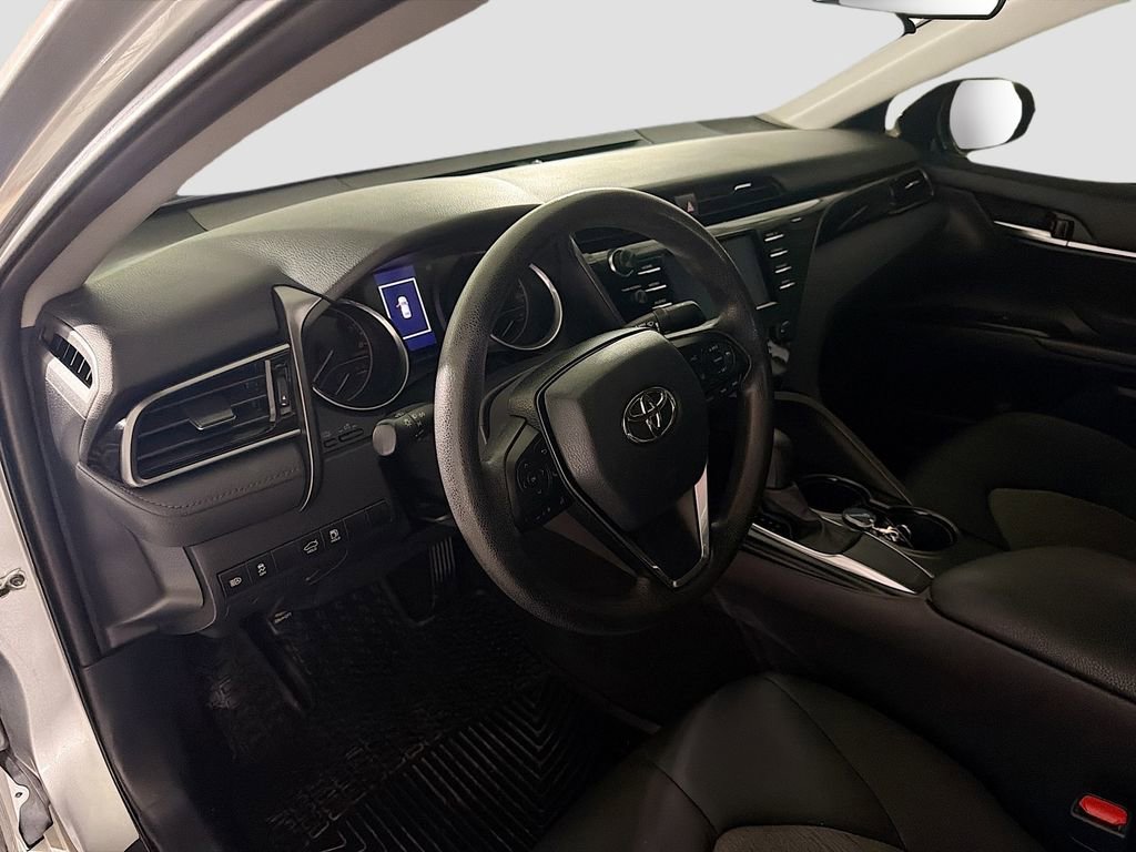 Used 2020 Toyota Camry LE FWD image 9