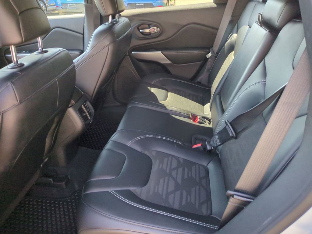 Used 2022 Jeep Cherokee Latitude w/ Sun & Sound Group image 23