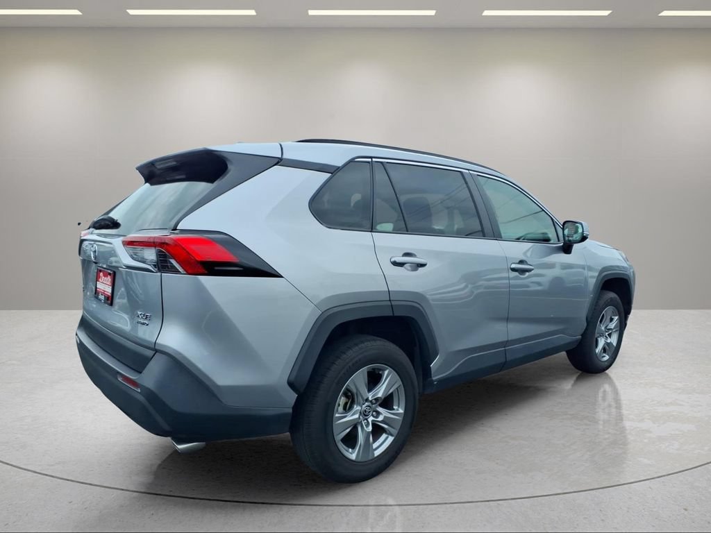Used 2024 Toyota RAV4 XLE AWD/4WD image 3